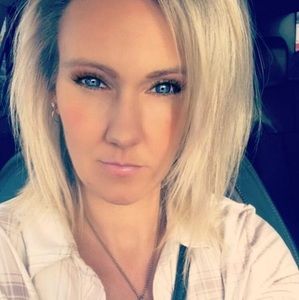 Meet your Posher, Carrie